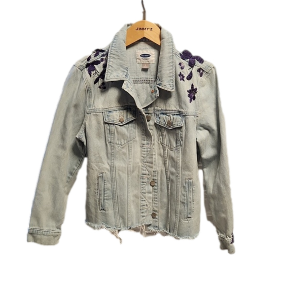 NWOT Old Navy  embroidered denim jacket